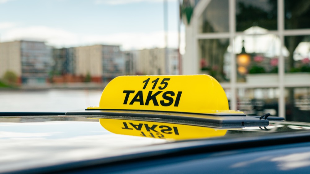 Taksin kattovalaisin